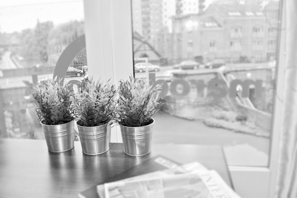 Oyo Approved Serviced Apartments Steam Mill Честер Экстерьер фото