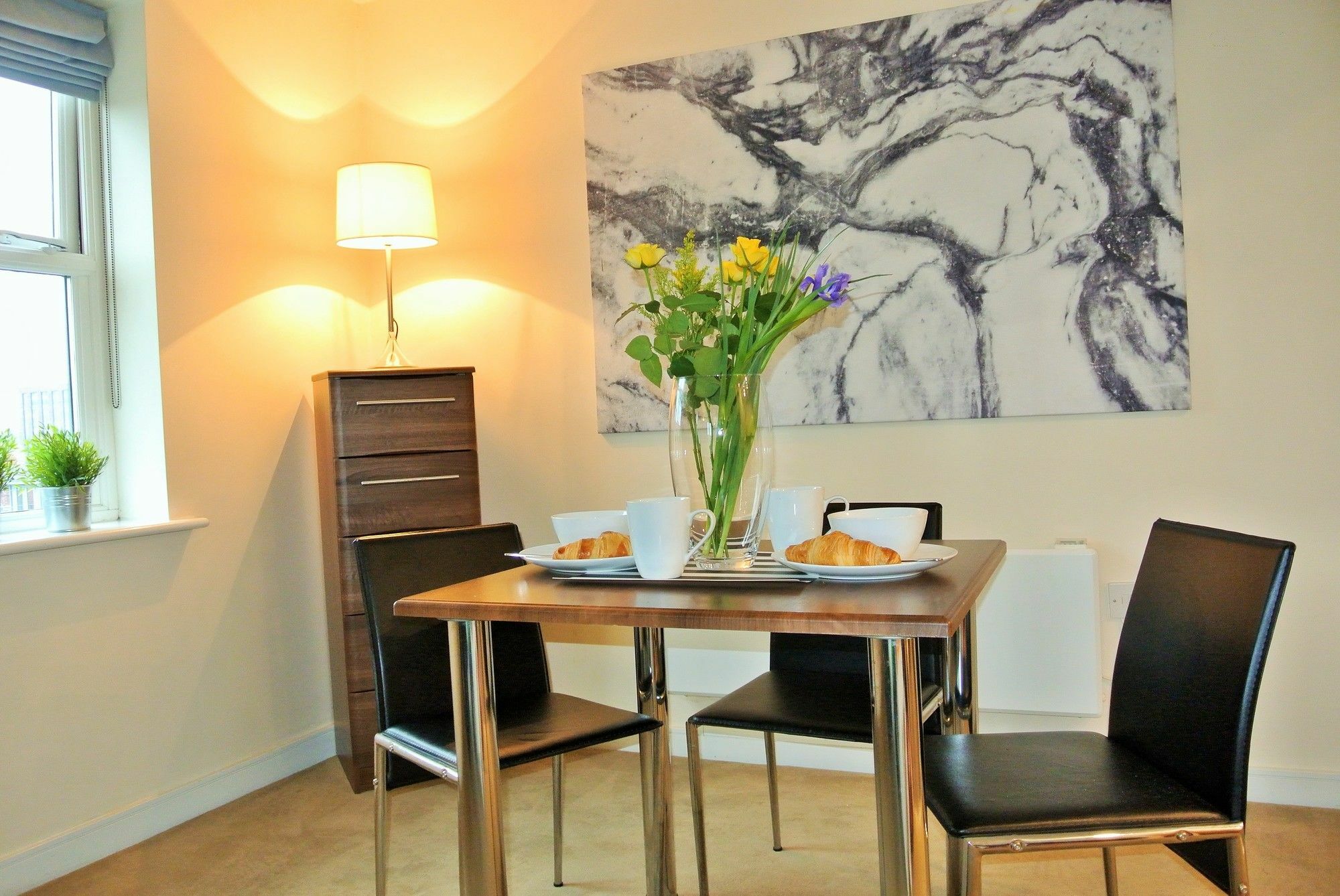 Oyo Approved Serviced Apartments Steam Mill Честер Экстерьер фото