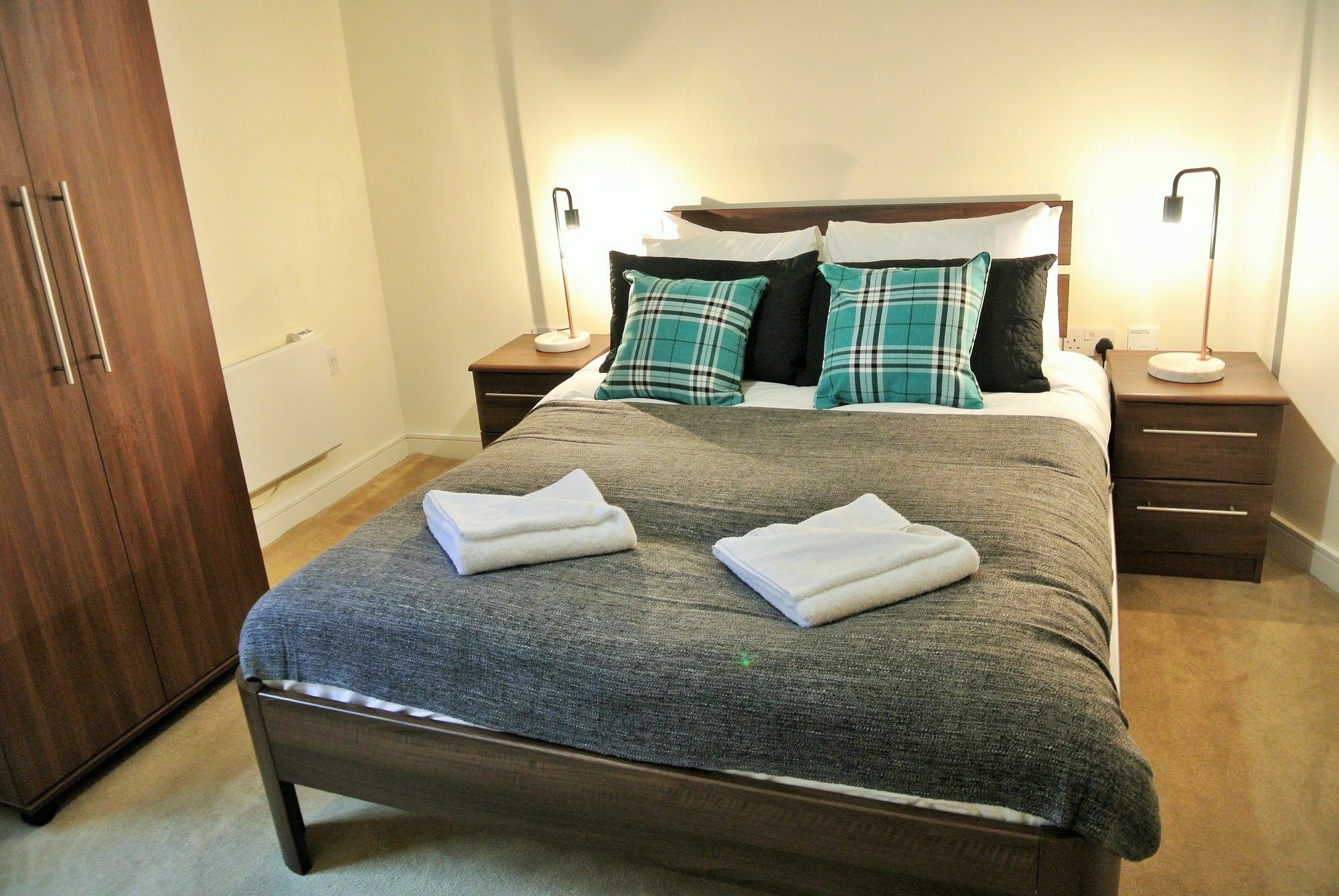 Oyo Approved Serviced Apartments Steam Mill Честер Экстерьер фото